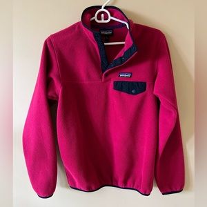 Patagonia t-snap synchilla fleece pullover S
Hot pink blue trim 
Super cute